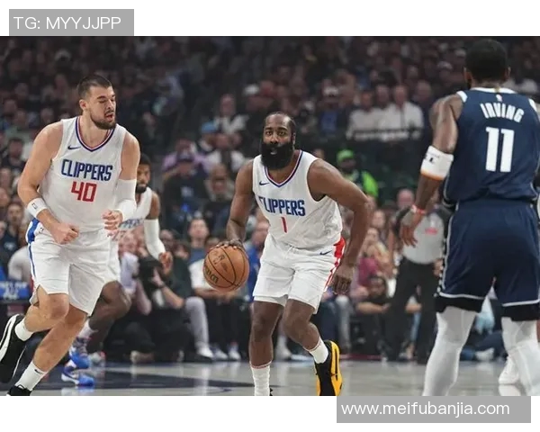 首轮对决快船勇士激战正酣谁能在季后赛中笑到最后