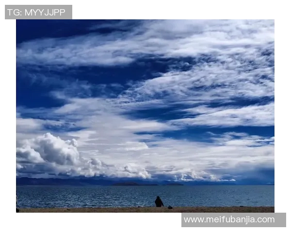 海滨之畔的思绪漫游与心灵的宁静交汇